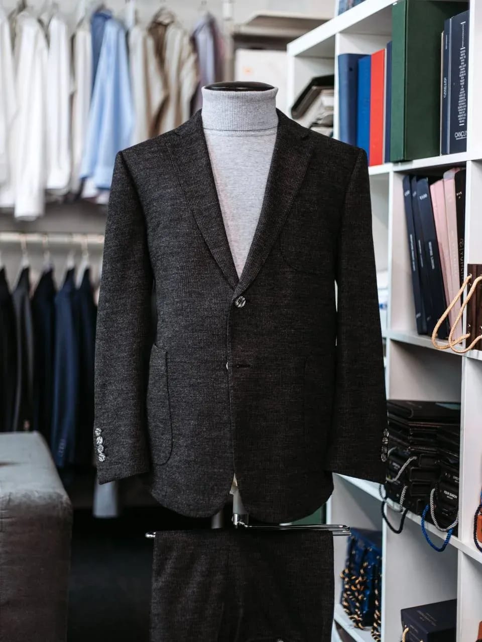 Сшили костюм из&nbsp;плотной шерсти Stylbiella