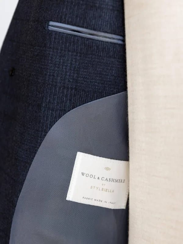 Подкладка синего пальто с этикеткой Wool & Cashmere Stylbiella