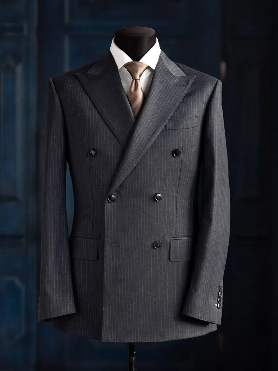Антрацитовый костюм-двойка в тонкую полоску — пошив Gent's Atelier