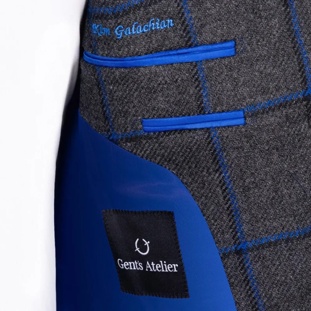 Именная вышивка и синяя подкладка пиджака Gent's Atelier