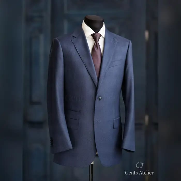 Синий костюм-двойка из итальянской шерсти Stylbiella, сшитый на заказ в Gent’s Atelier