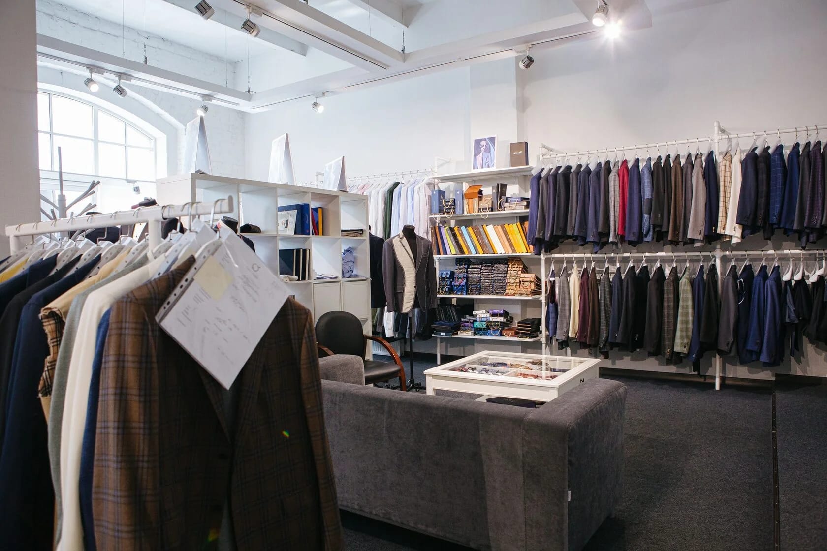 Лофт «Обводный» — салон Gent's Atelier на наб. Обводного канала 199–201