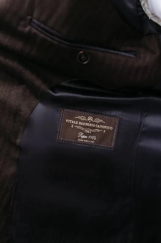 Фирменная этикетка Vitale Barberis Canonico на подкладке пиджака
