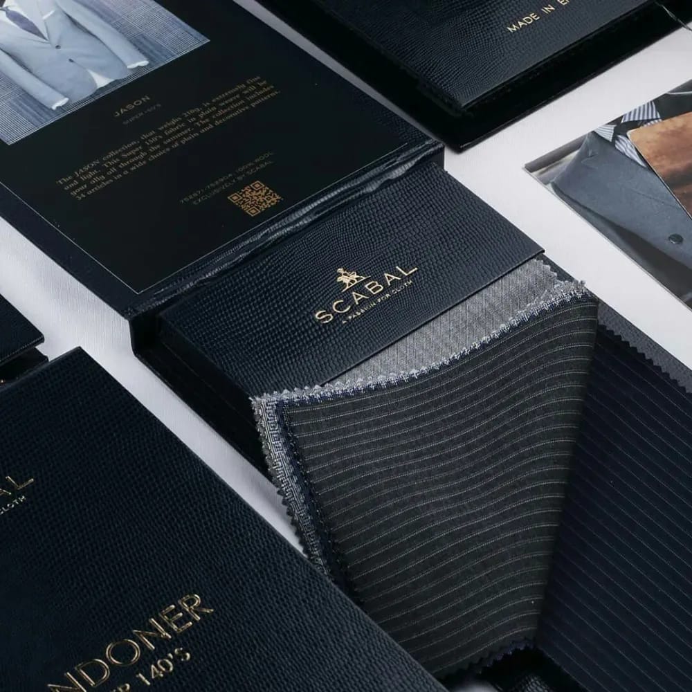 Книги образцов Scabal Londoner в чёрных коробках