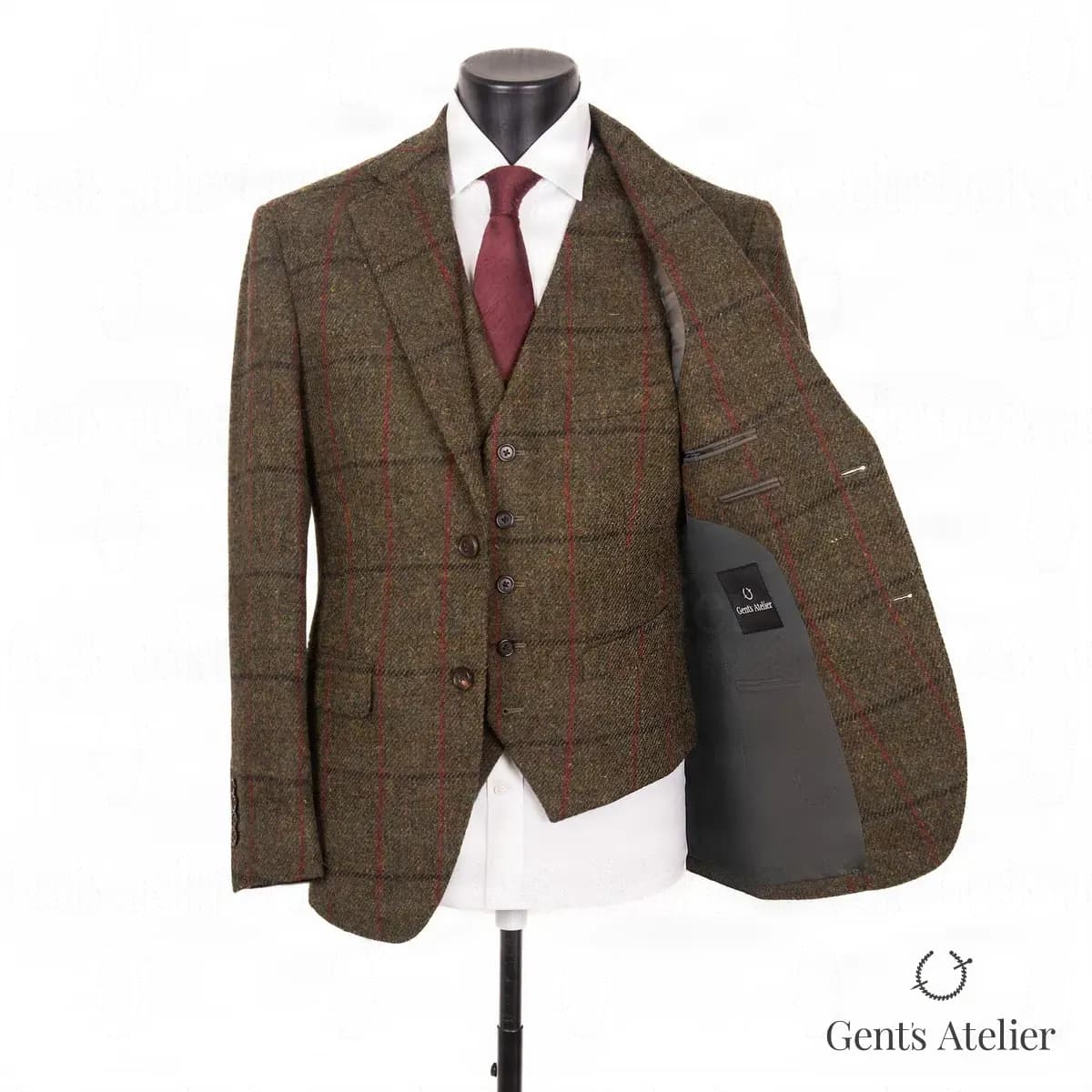 Костюм-тройка из ткани Harris Tweed в классическом английском стиле