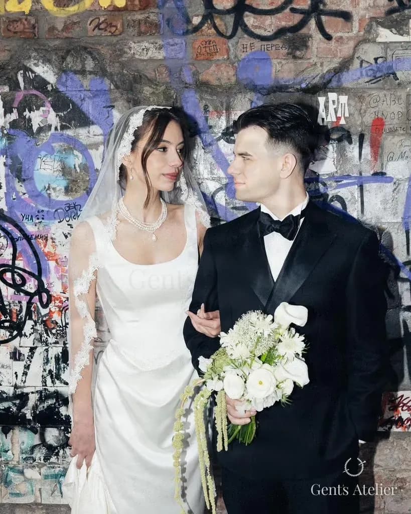 Двубортный чёрный смокинг для black tie
