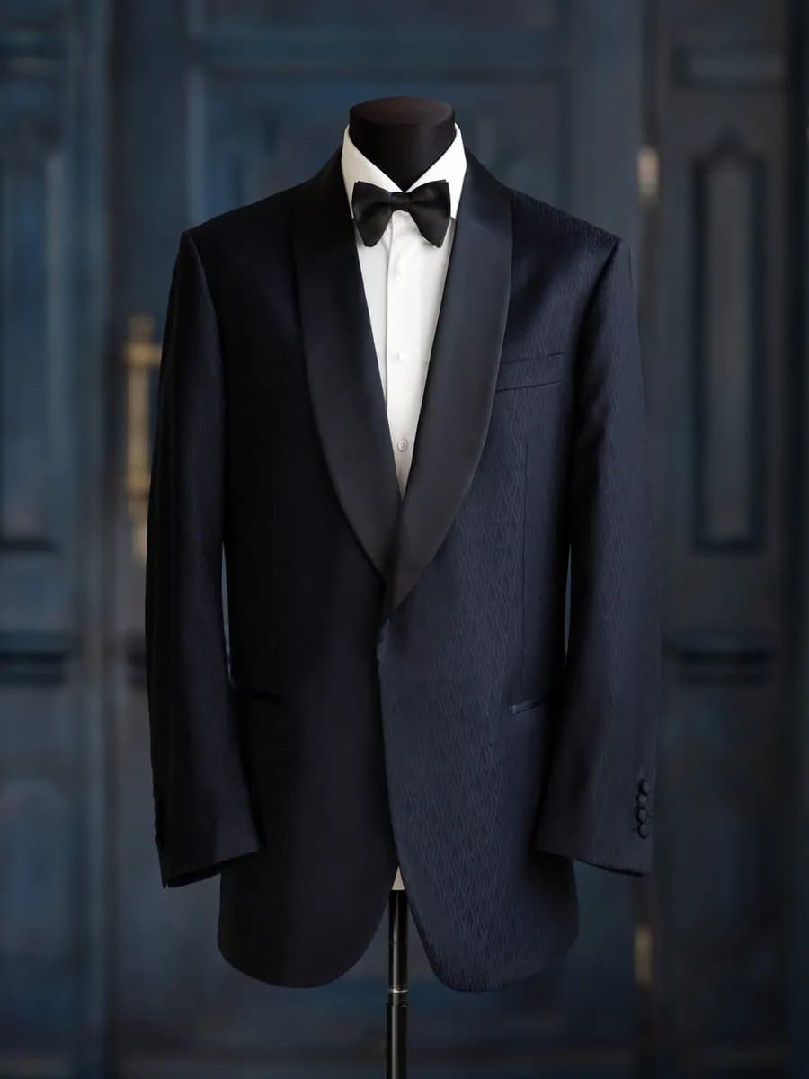 Смокинговый пиджак в цвете navy blue