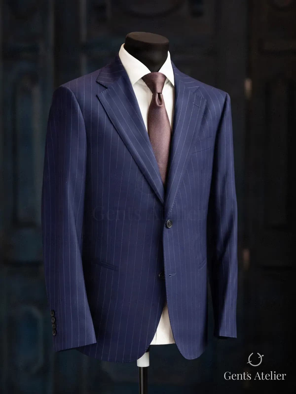 Синий костюм в полоску pinstripe