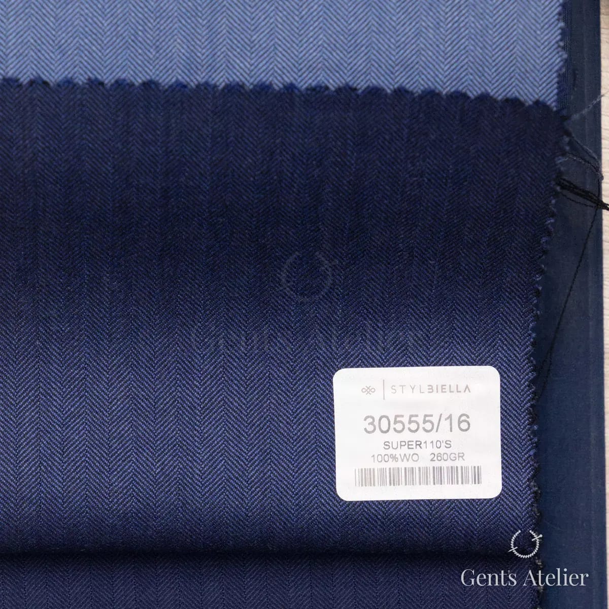 Образец ткани Stylbiella 30555/16 с этикеткой, синий