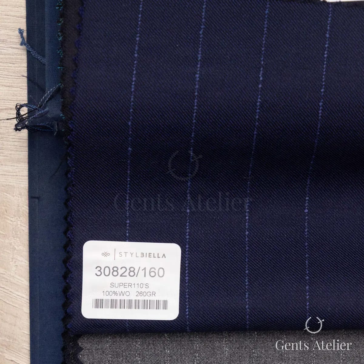 Образец ткани Stylbiella 30828/160 с этикеткой, тёмно-синий