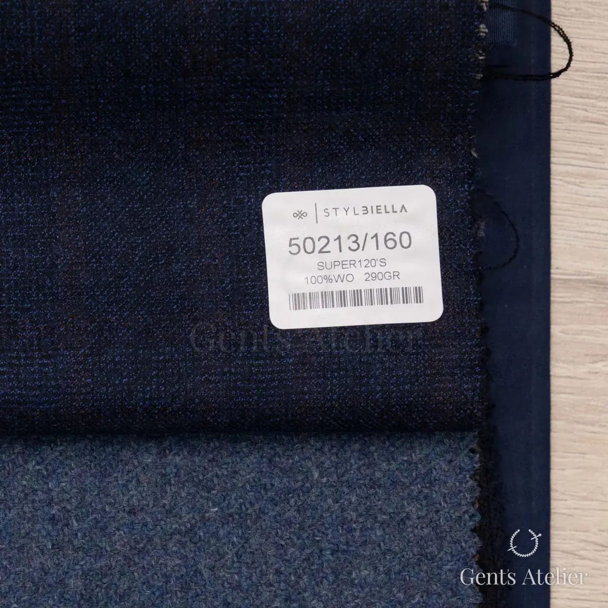 Образец ткани Stylbiella 50213/160 с этикеткой, тёмно-синий