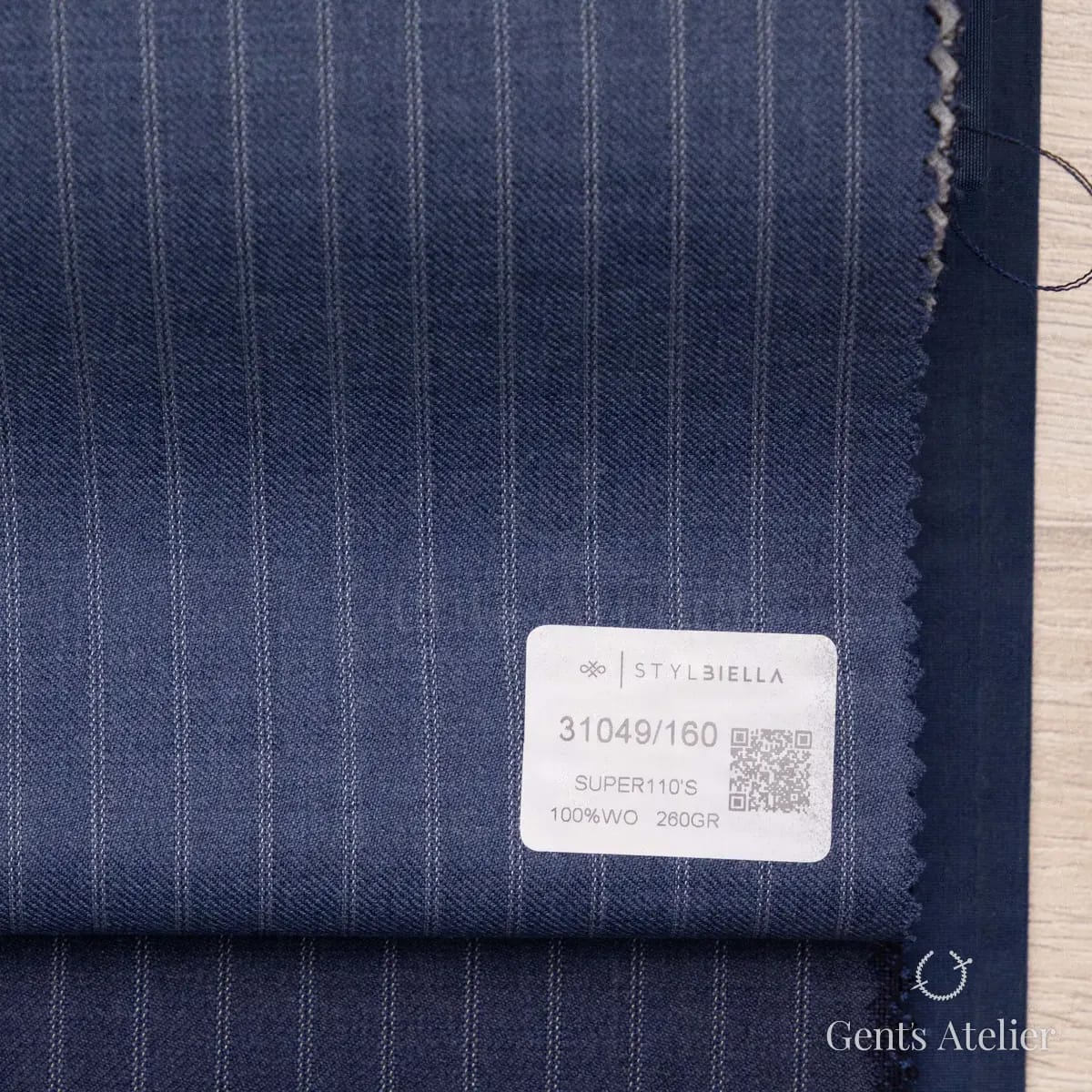 Образец ткани Stylbiella 31049/160 с этикеткой, синий