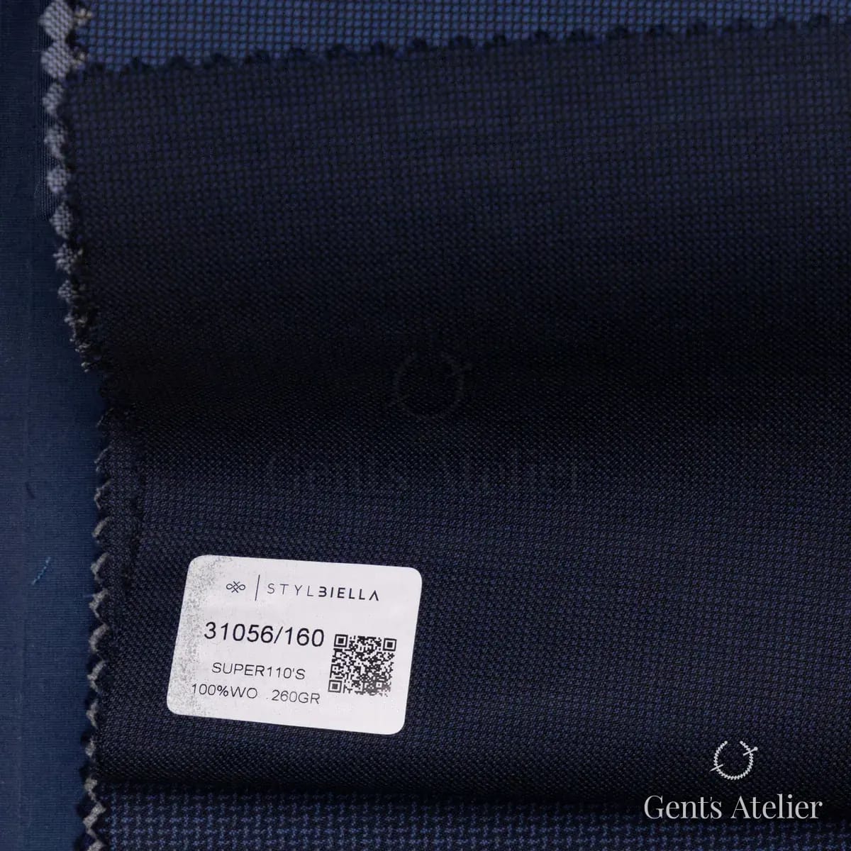 Образец ткани Stylbiella 31056/160 с этикеткой, тёмно-синий