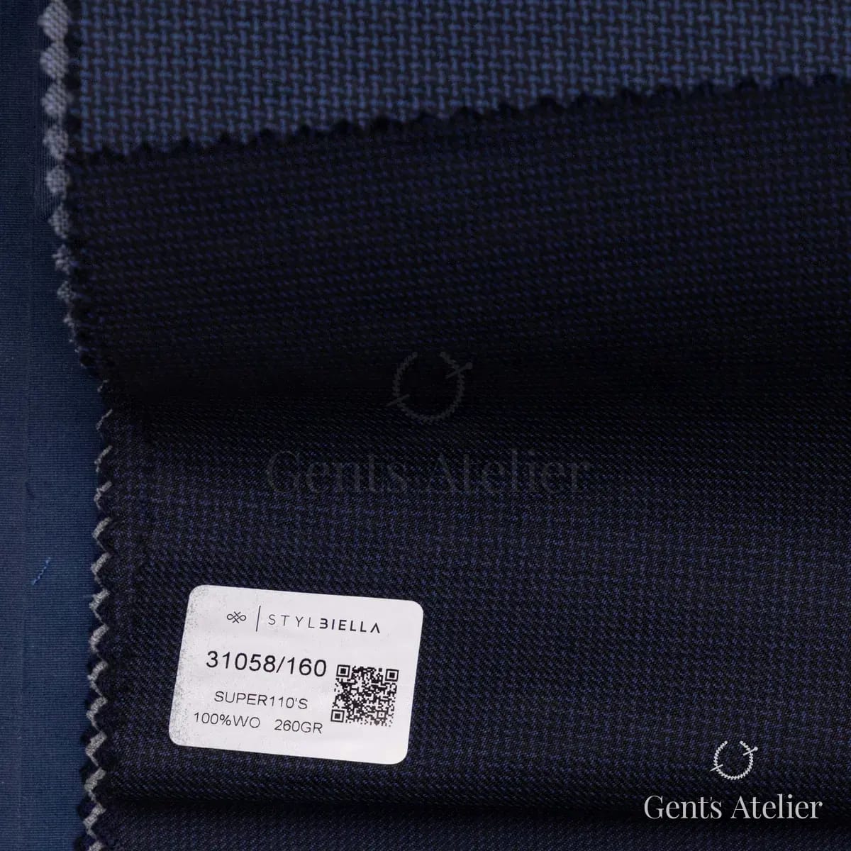 Образец ткани Stylbiella 31058/160 с этикеткой, тёмно-синий