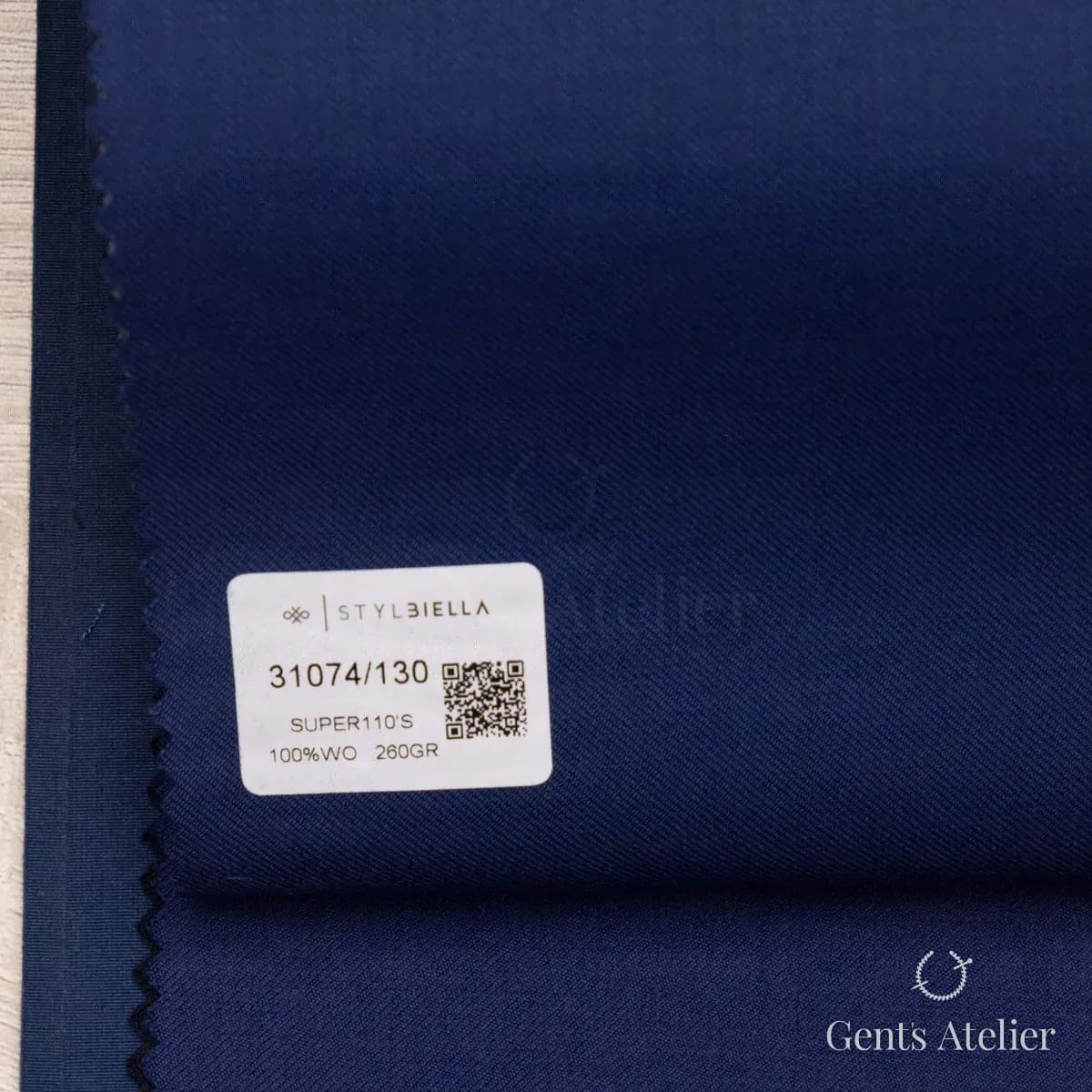 Образец ткани Stylbiella 31074/130 с этикеткой, синий