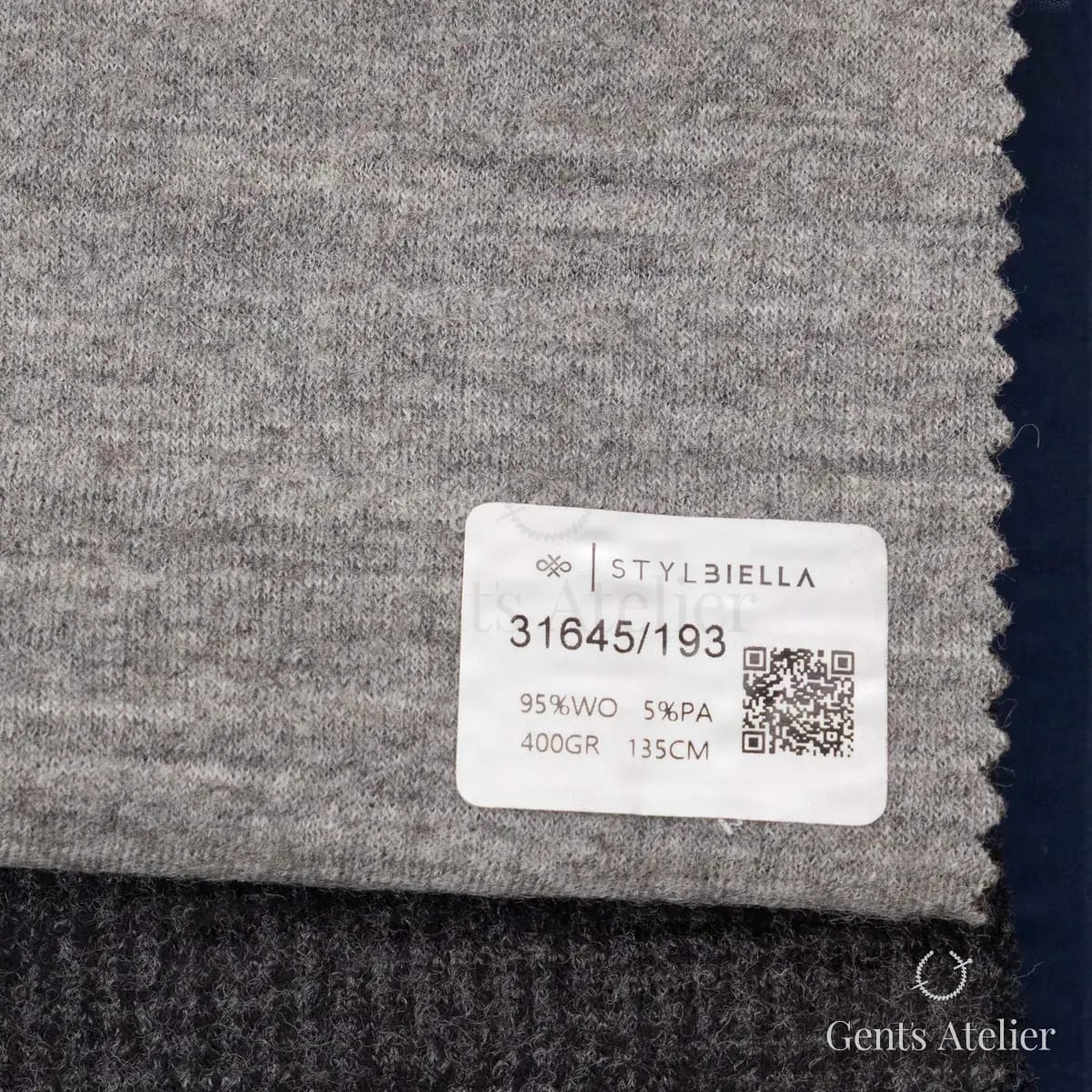 Образец ткани Stylbiella 31645/193 с этикеткой, серый