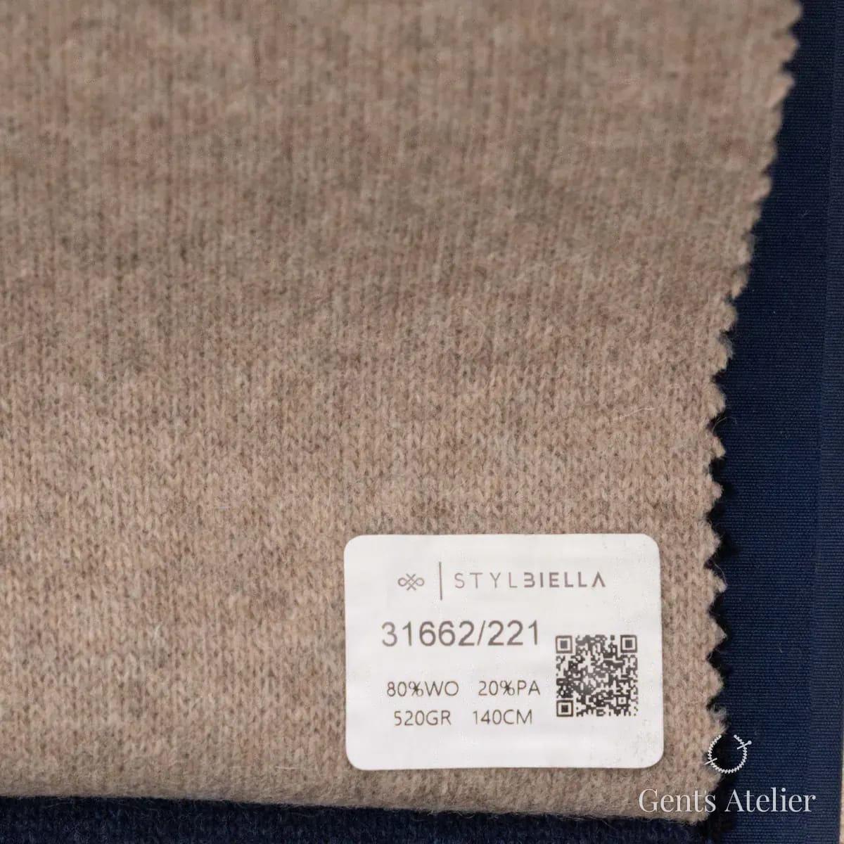 Образец ткани Stylbiella 31662/221 с этикеткой, серый