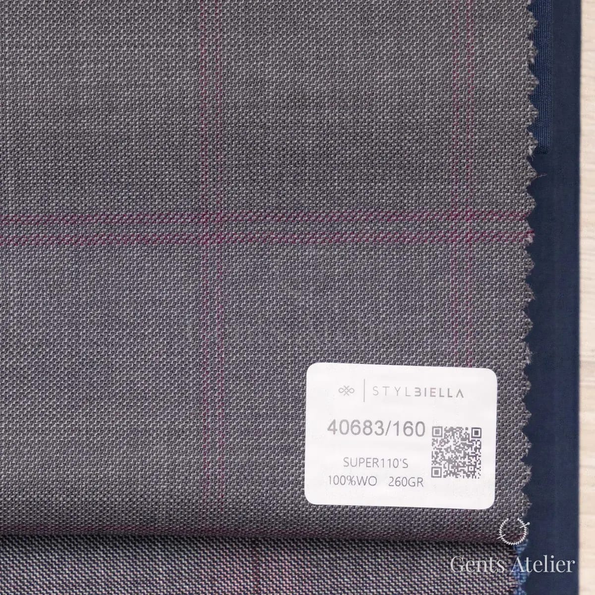 Образец ткани Stylbiella 40683/160 с этикеткой, серый