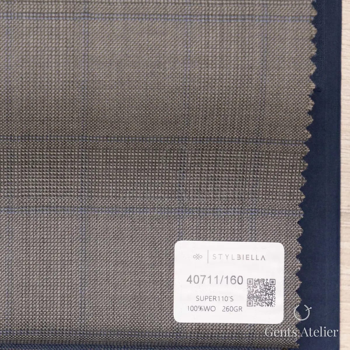 Образец ткани Stylbiella 40711/160 с этикеткой, серый