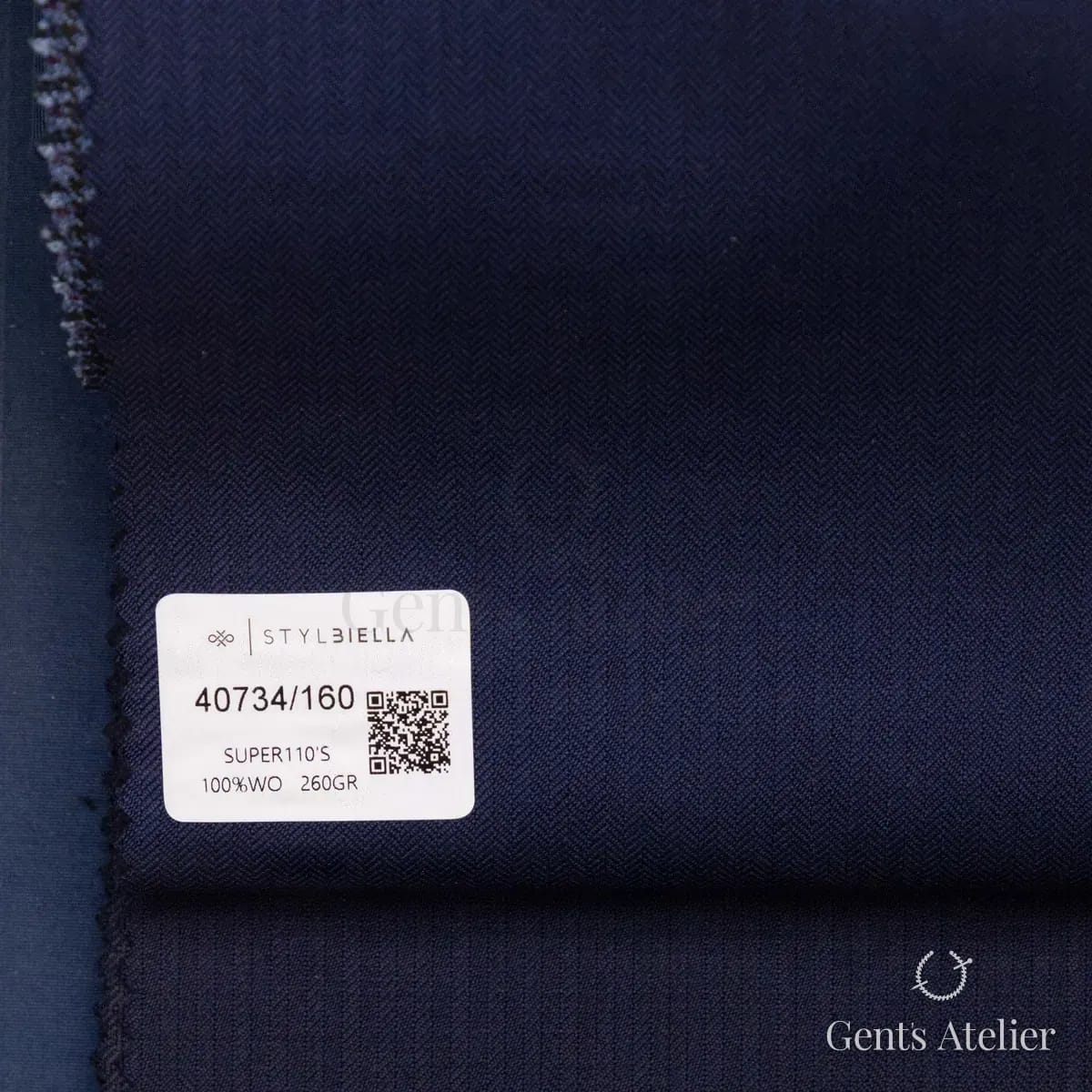 Образец ткани Stylbiella 40734/160 с этикеткой, тёмно-синий