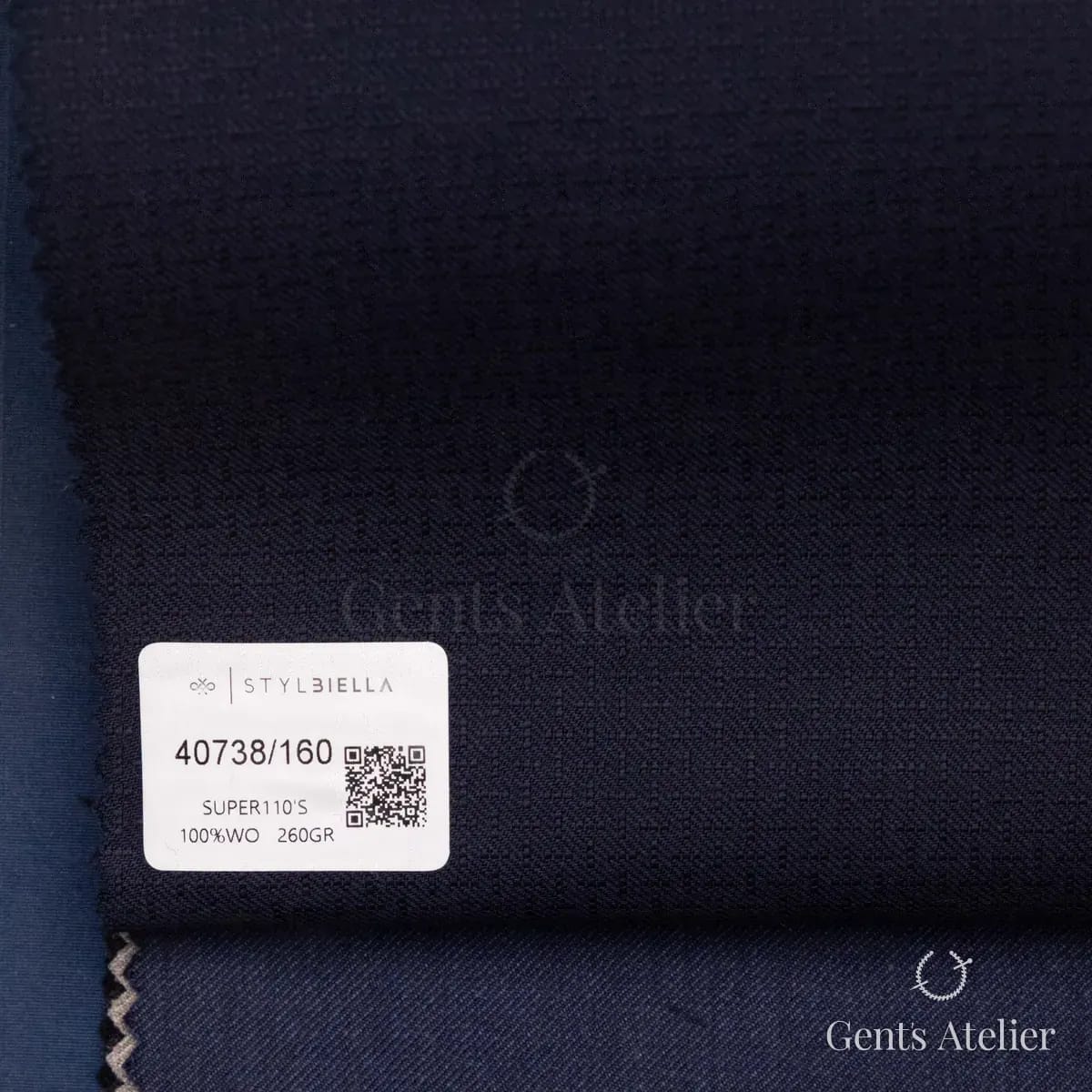 Образец ткани Stylbiella 40738/160 с этикеткой, тёмно-синий