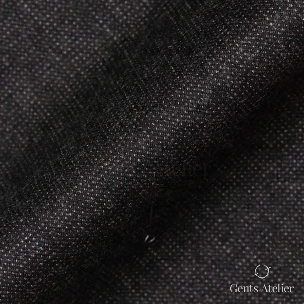 Драпировка ткани Gent's Colors M·K2021W007/31 крупным планом
