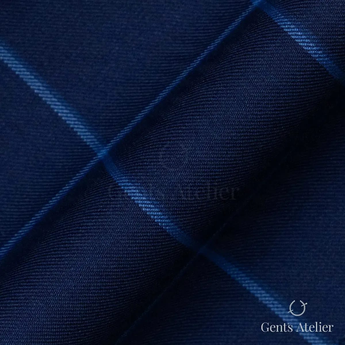 Драпировка ткани Gent's Colors M·K 2021B/30S крупным планом