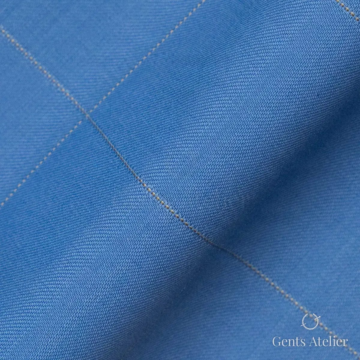 Драпировка ткани Gent's Colors M·K 2021B/41S крупным планом