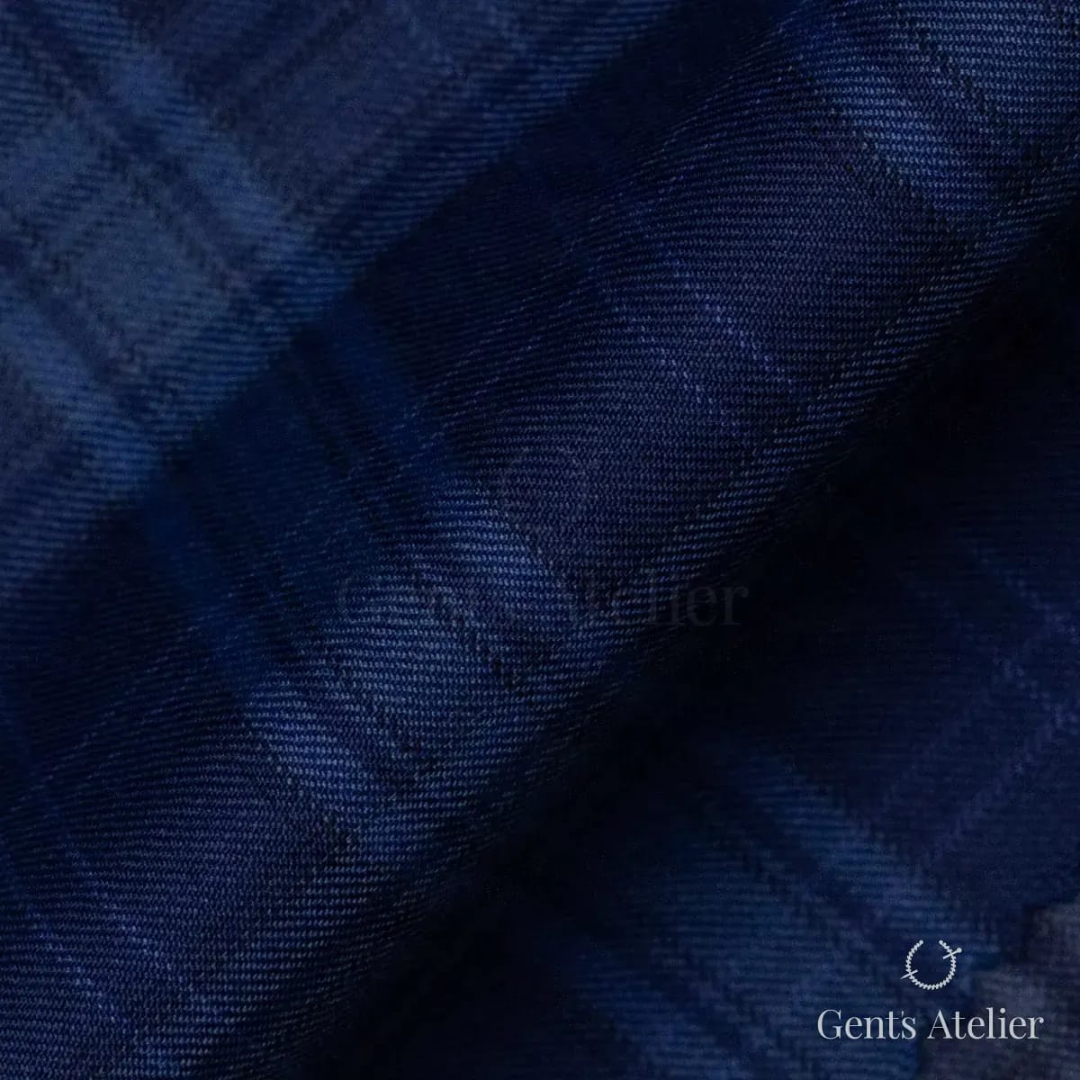 Драпировка ткани Gent's Colors M·K 2021B/42 крупным планом
