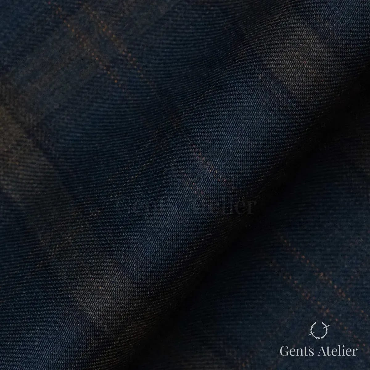 Драпировка ткани Gent's Colors M·K 2021C/57 крупным планом