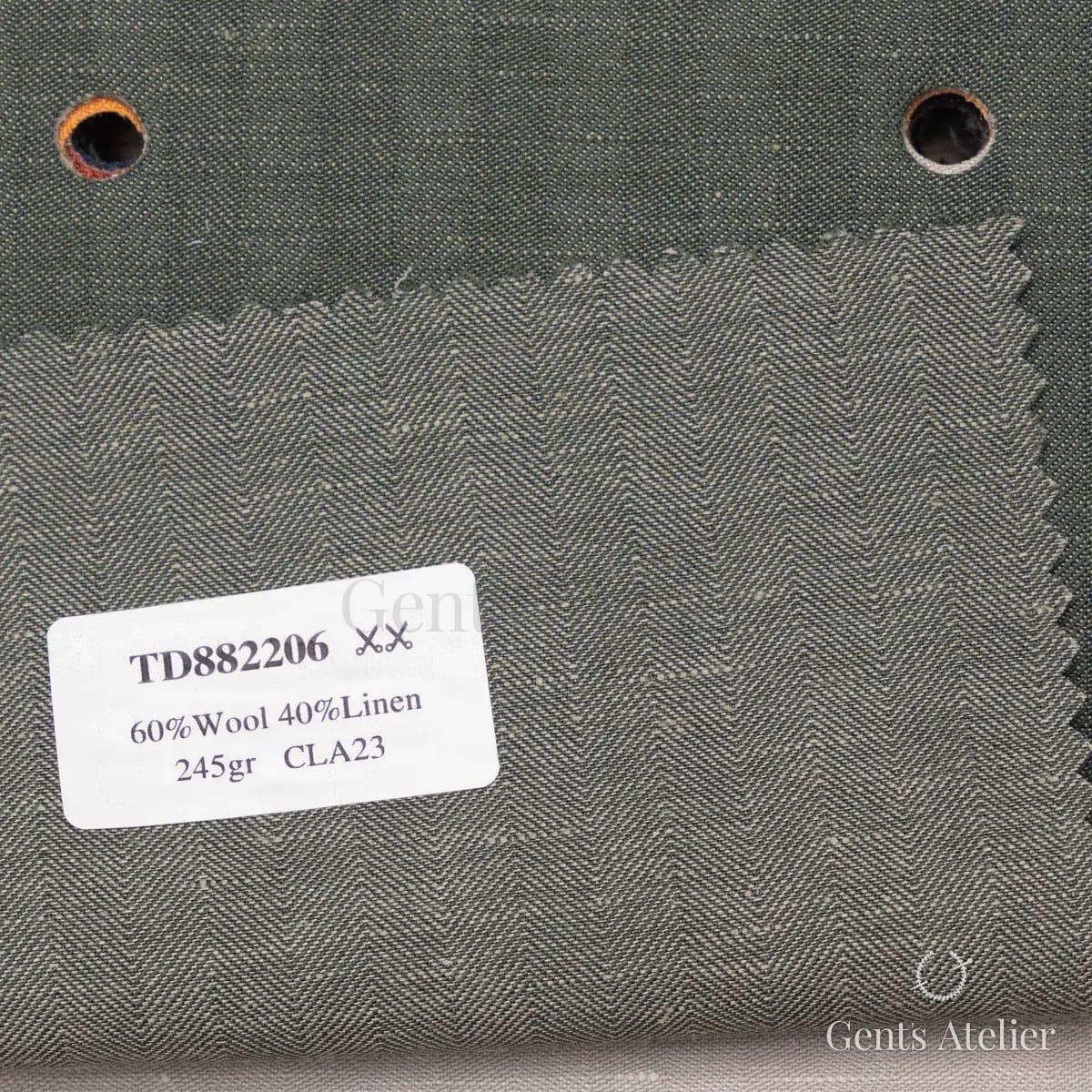 Образец ткани Dormeuil TD882206 с этикеткой, тёмно-зелёный
