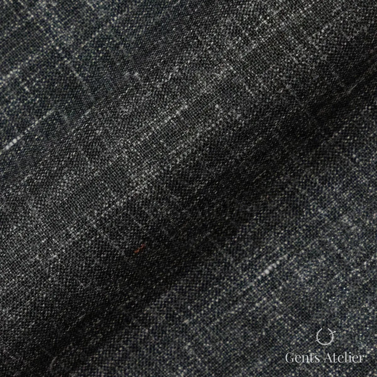 Драпировка ткани Dormeuil TD417120 крупным планом
