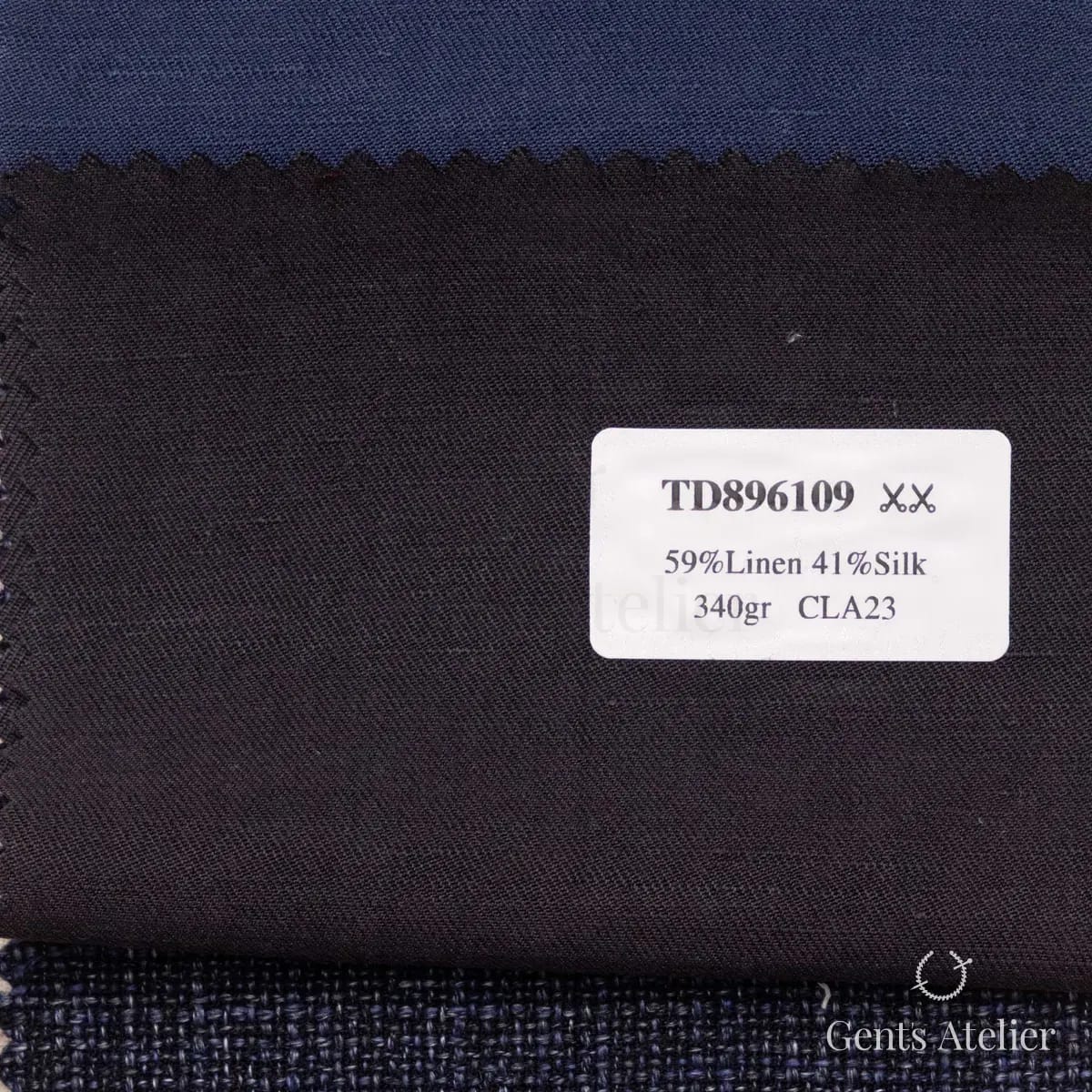 Образец ткани Dormeuil TD896109 с этикеткой, тёмно-коричневый