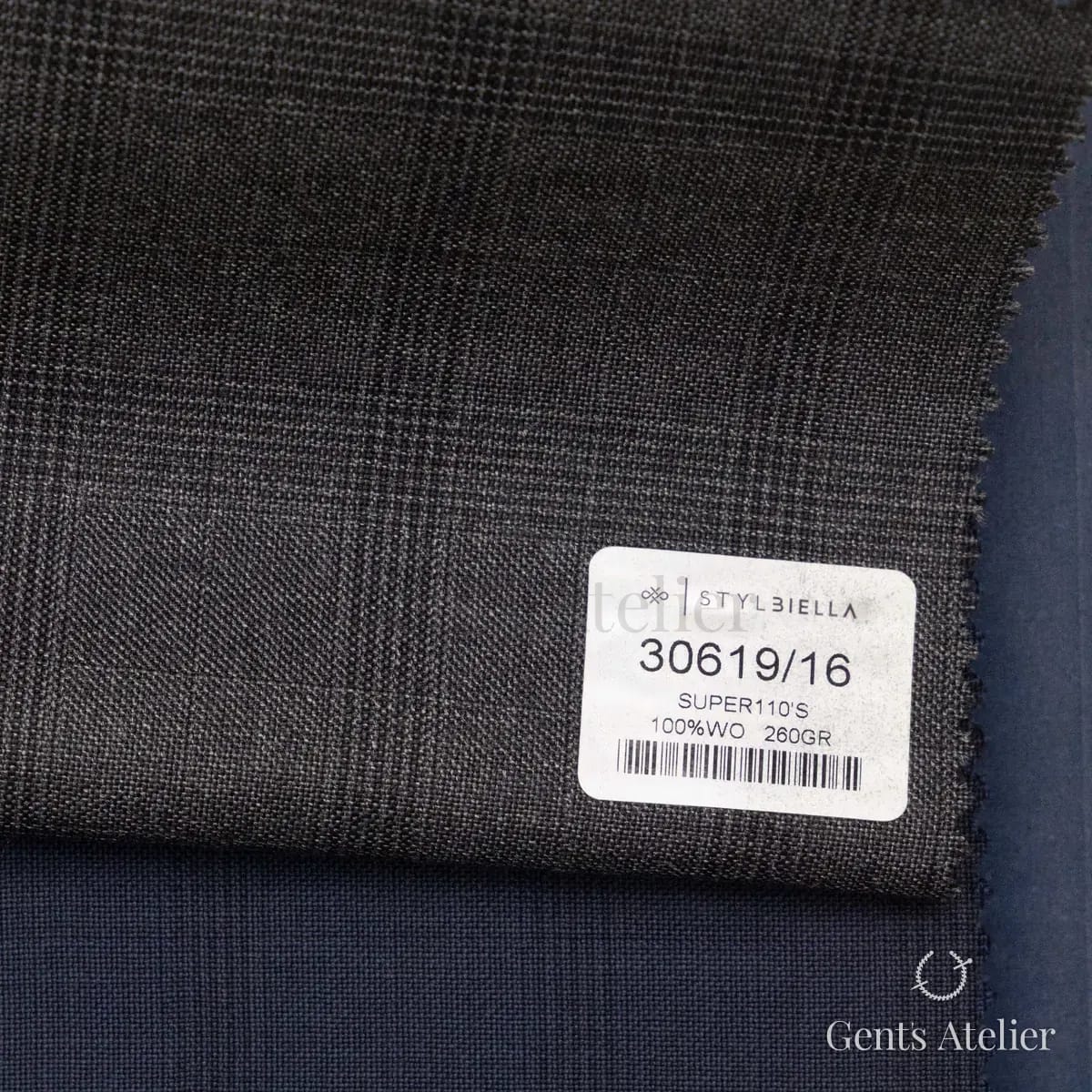 Образец ткани Stylbiella 30619/16 с этикеткой, антрацит