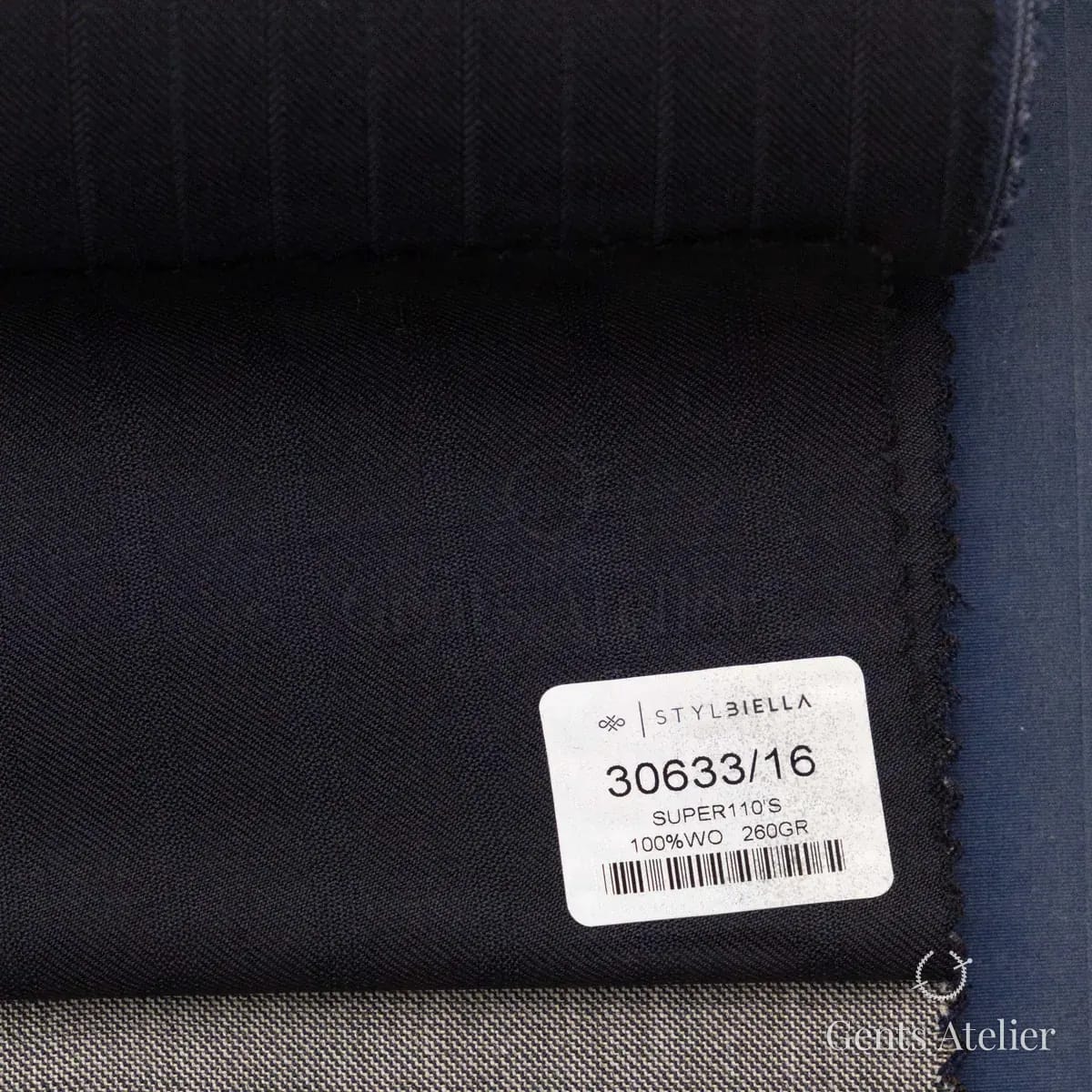 Образец ткани Stylbiella 30633/16 с этикеткой, синий