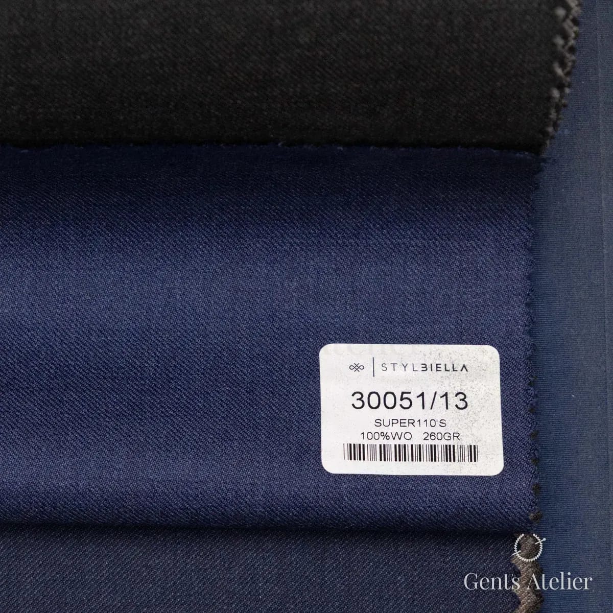 Образец ткани Stylbiella 30051/13 с этикеткой, синий