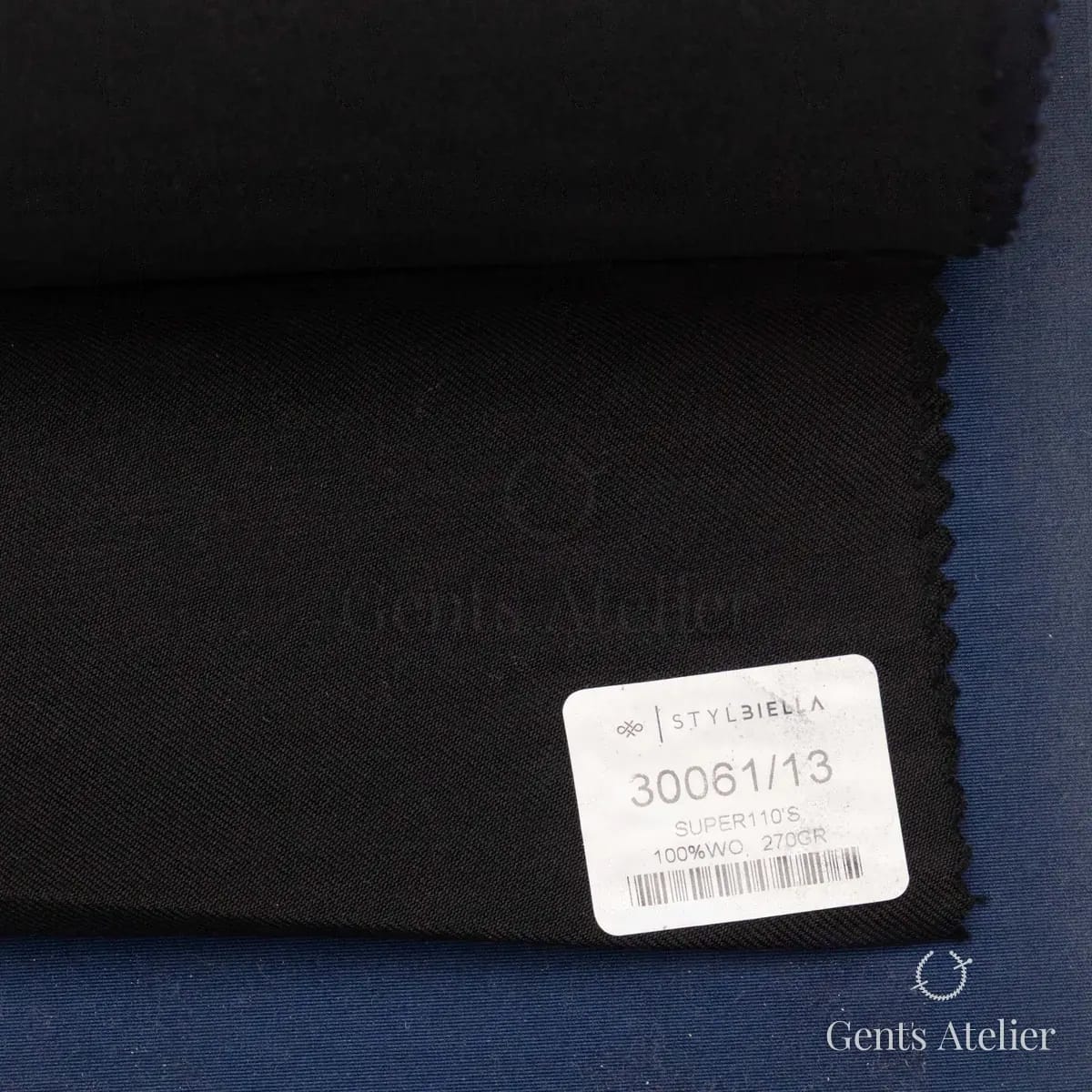 Образец ткани Stylbiella 30061/13 с этикеткой, чёрный