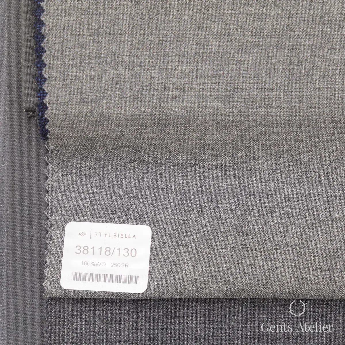 Образец ткани Stylbiella 38118/130 с этикеткой, серый меланж