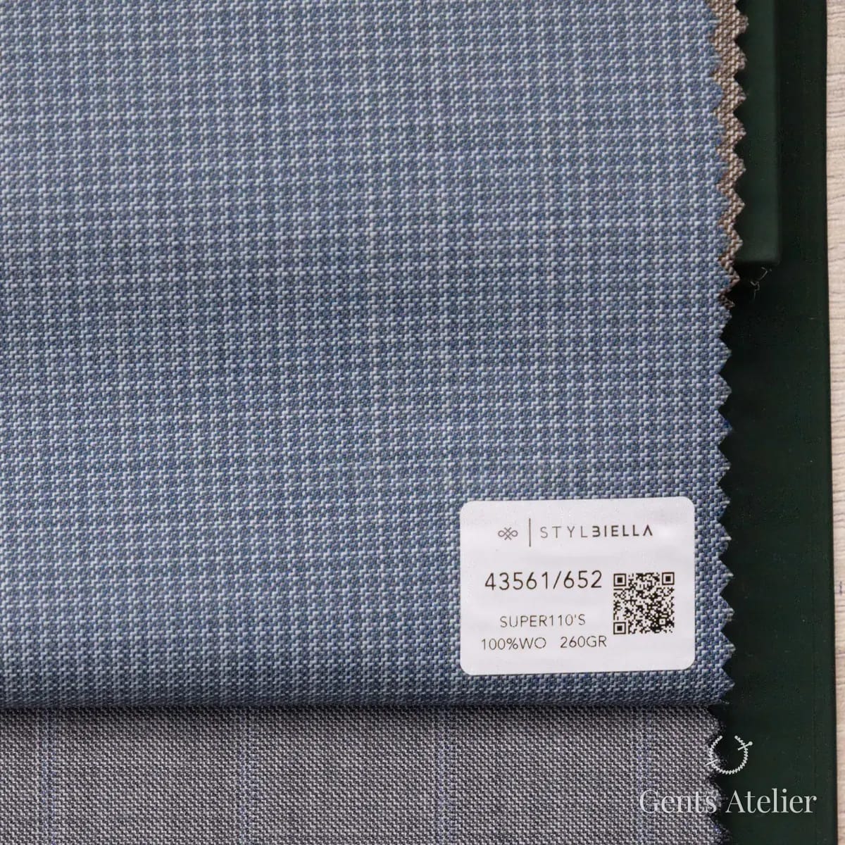 Образец ткани Stylbiella 43561/652 с этикеткой, серый
