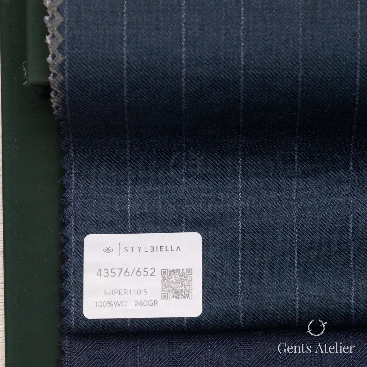 Образец ткани Stylbiella 43576/652 с этикеткой, синий