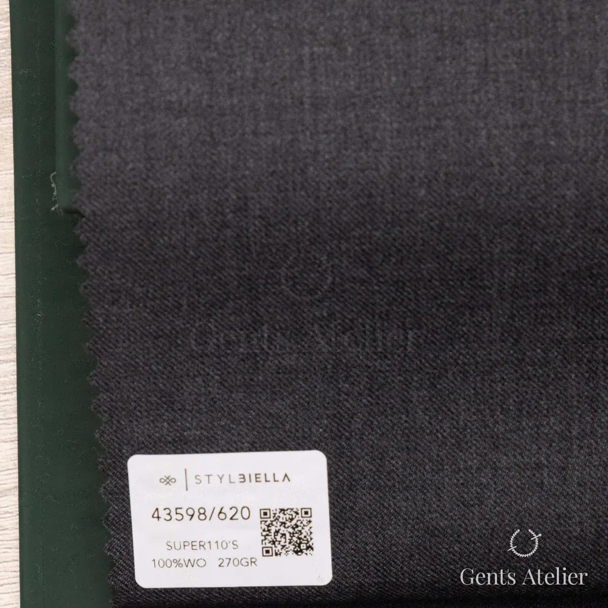 Образец ткани Stylbiella 24.03.43598/620 с этикеткой, тёмно-серый