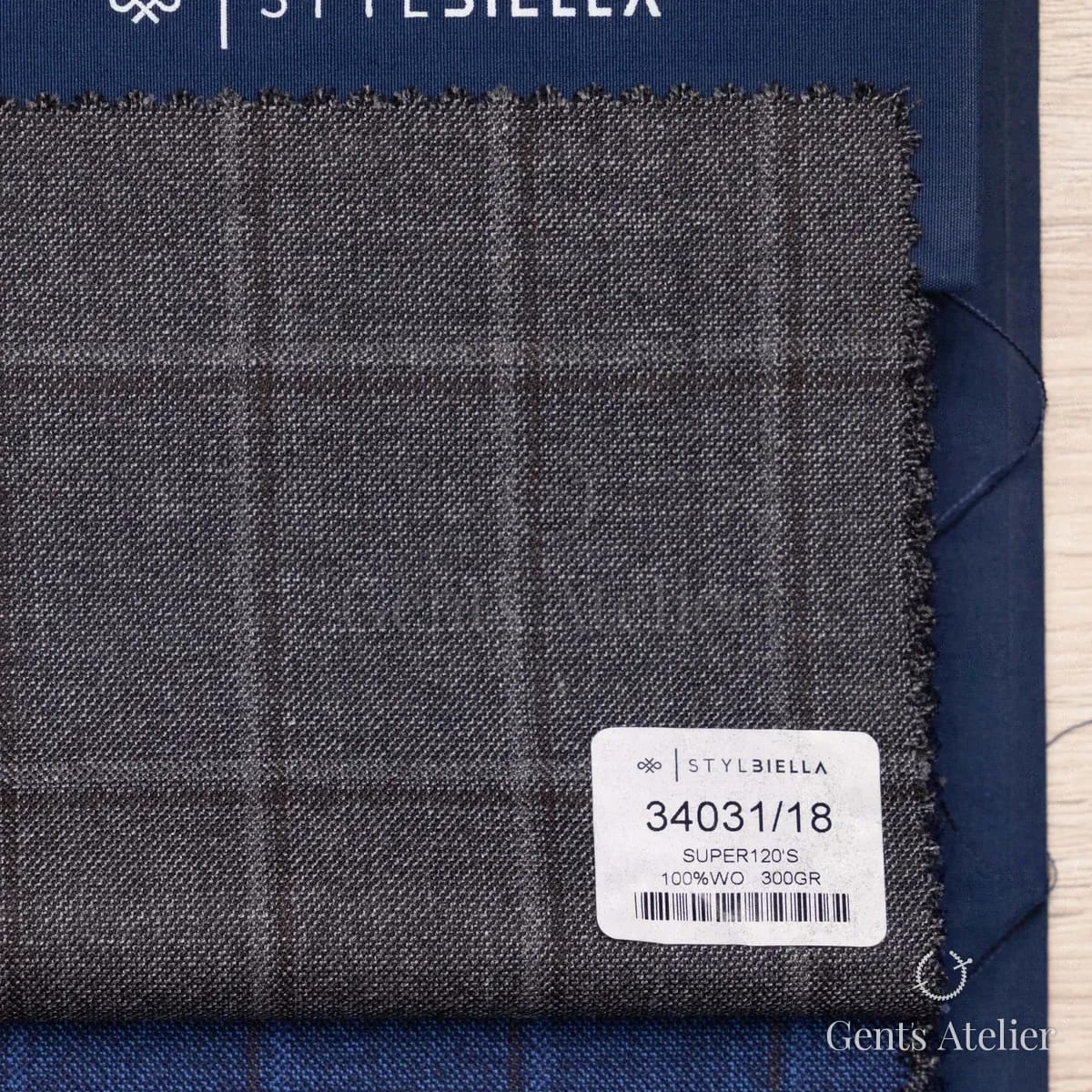 Образец ткани Stylbiella 34031/18 с этикеткой, серый
