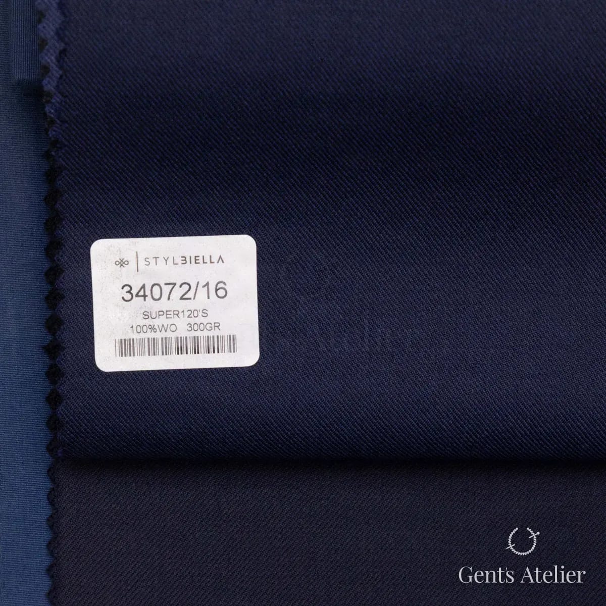Образец ткани Stylbiella 34072/16 с этикеткой, тёмно-синий