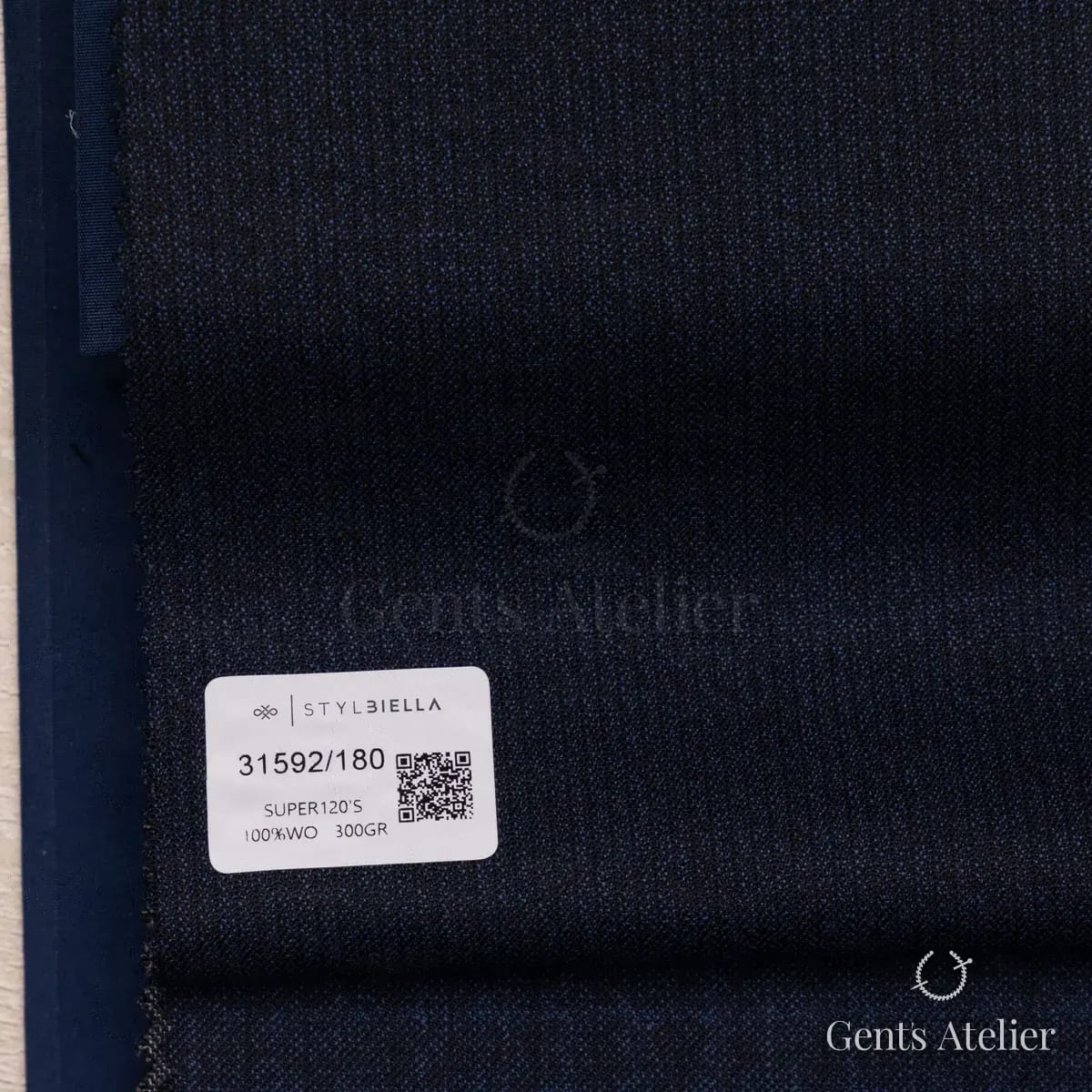 Образец ткани Stylbiella 31592/180 с этикеткой, тёмно-синий