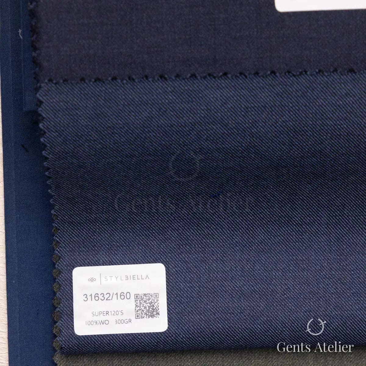Образец ткани Stylbiella 31632/160 с этикеткой, синий