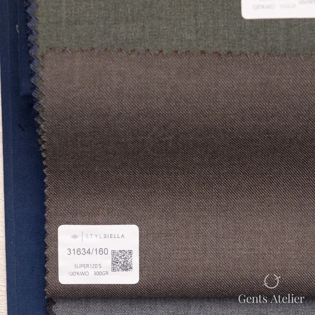 Образец ткани Stylbiella 31634/160 с этикеткой, тёмно-коричневый