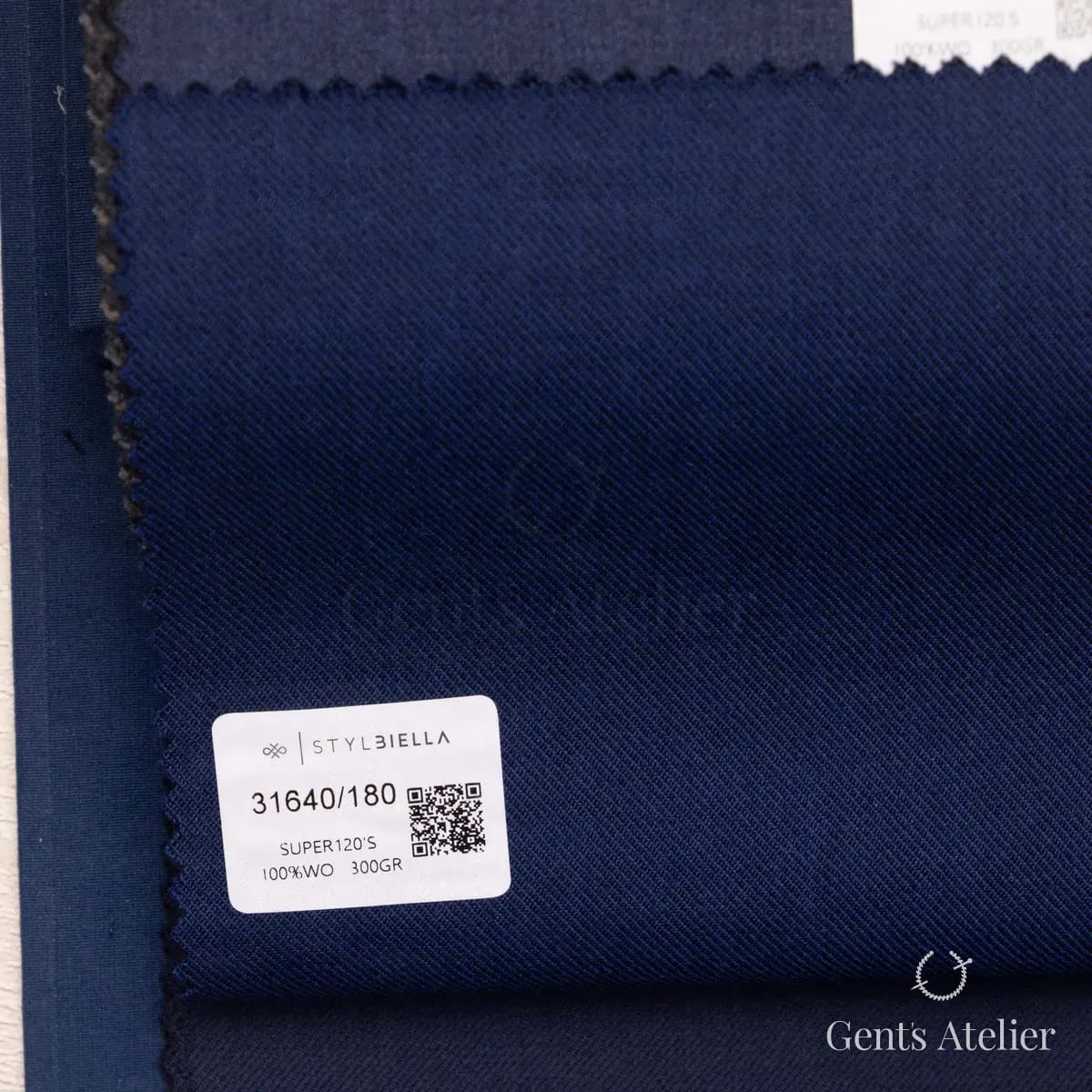 Образец ткани Stylbiella 31640/180 с этикеткой, синий