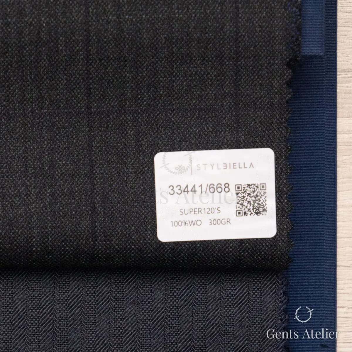 Образец ткани Stylbiella 33441/668 с этикеткой, антрацит