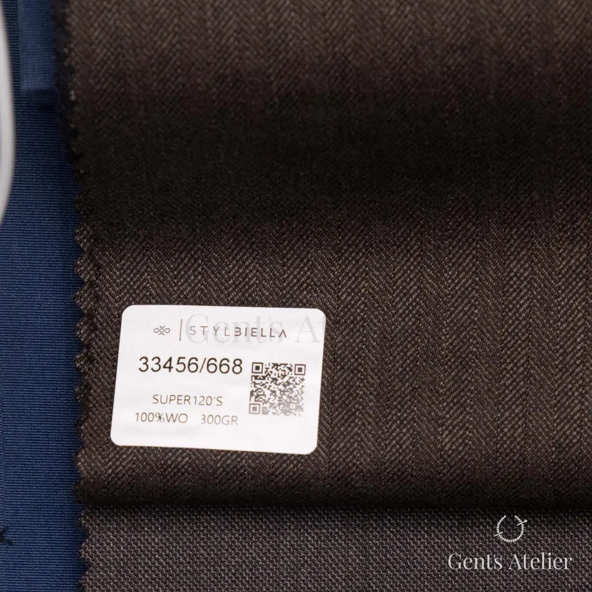 Образец ткани Stylbiella 33456/668 с этикеткой, коричневый