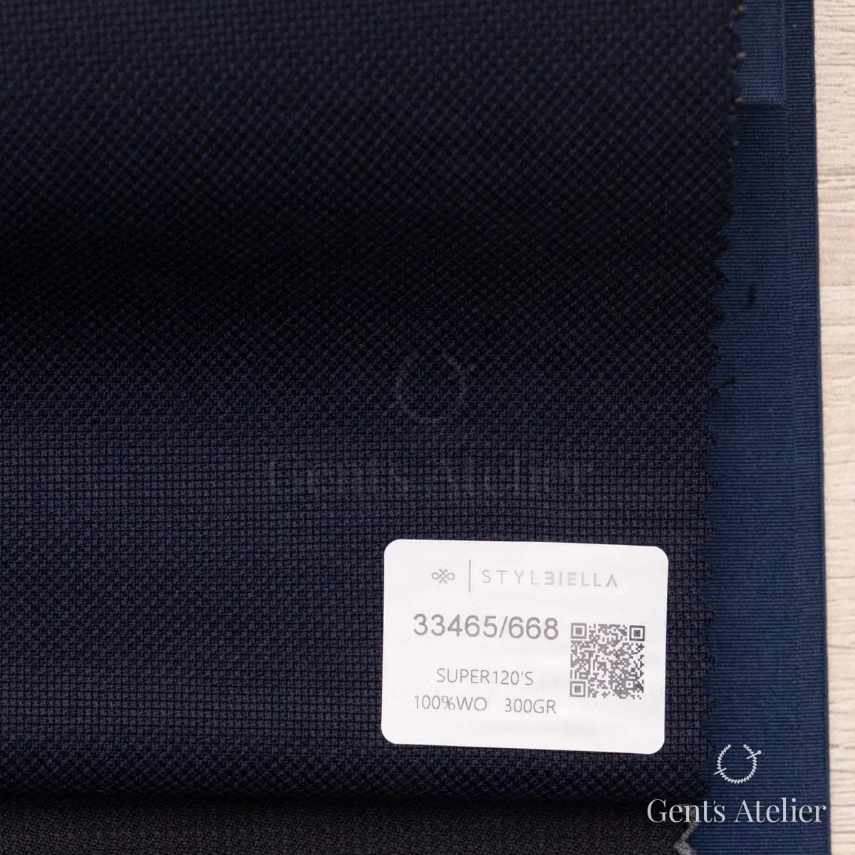 Образец ткани Stylbiella 33465/668 с этикеткой, тёмно-синий